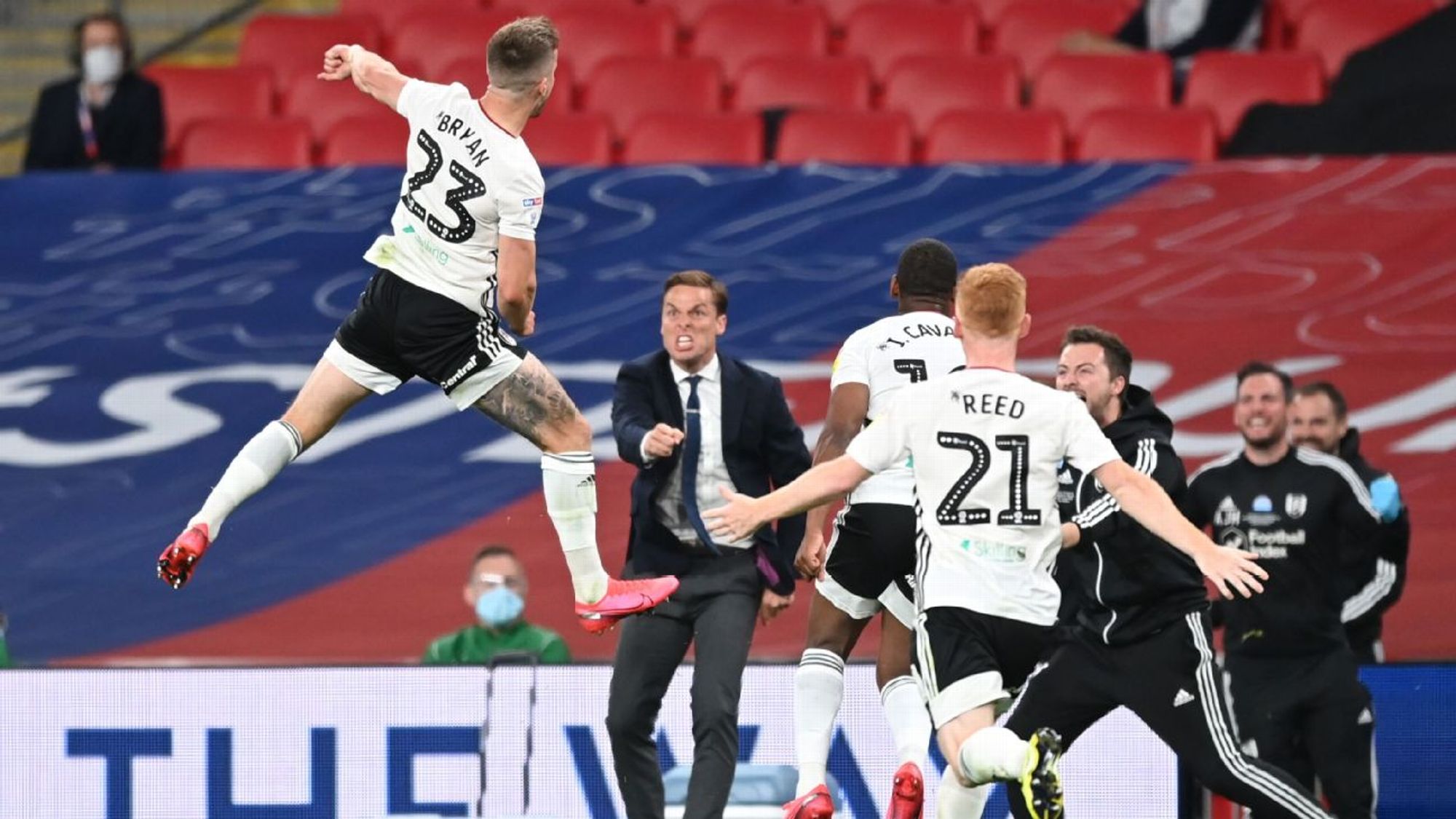 给予他们支 给予他们支